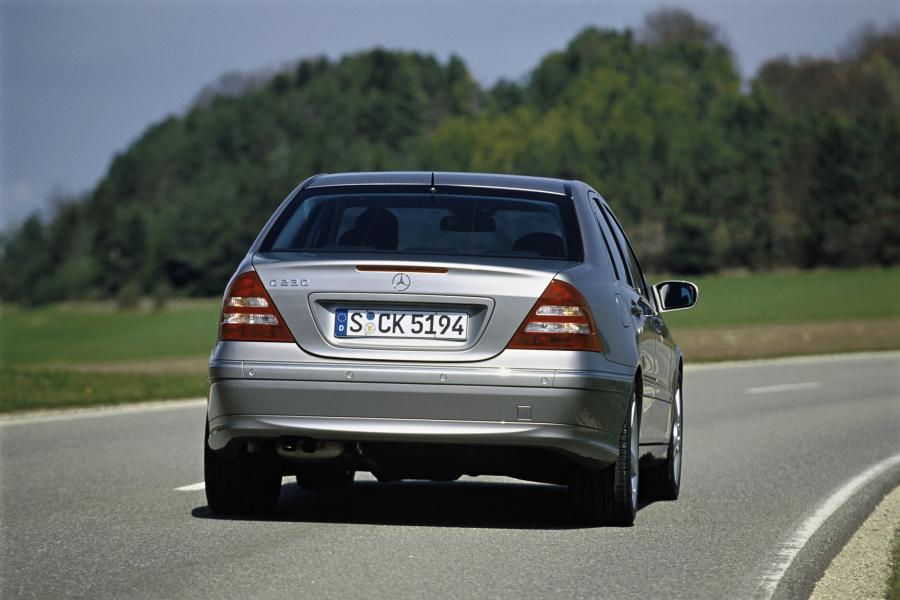  Mercedes-Benz C-Class 2004 года  (фото 5 из 88)